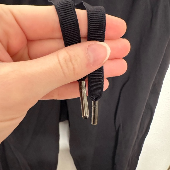 Lululemon joggers - Picture 3 of 8